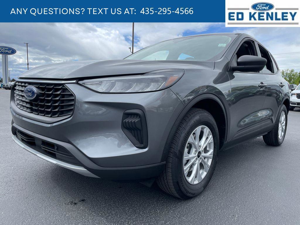 Used 2025 Ford Escape Active w/ Active Premium Tech Pack image 1