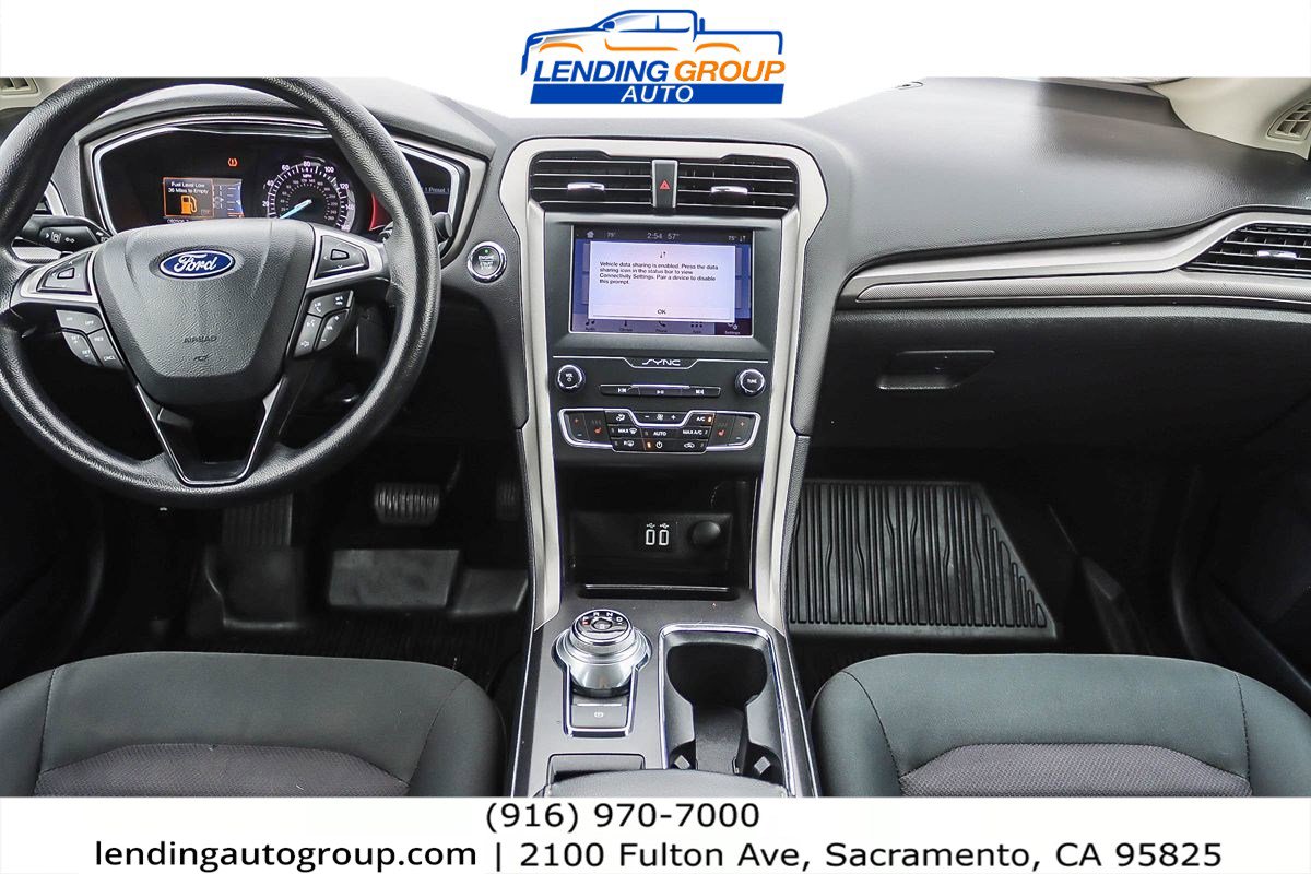 Used 2019 Ford Fusion SE image 11