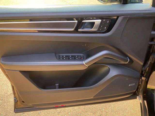 Used 2023 Porsche Cayenne GTS AWD/4WD image 12