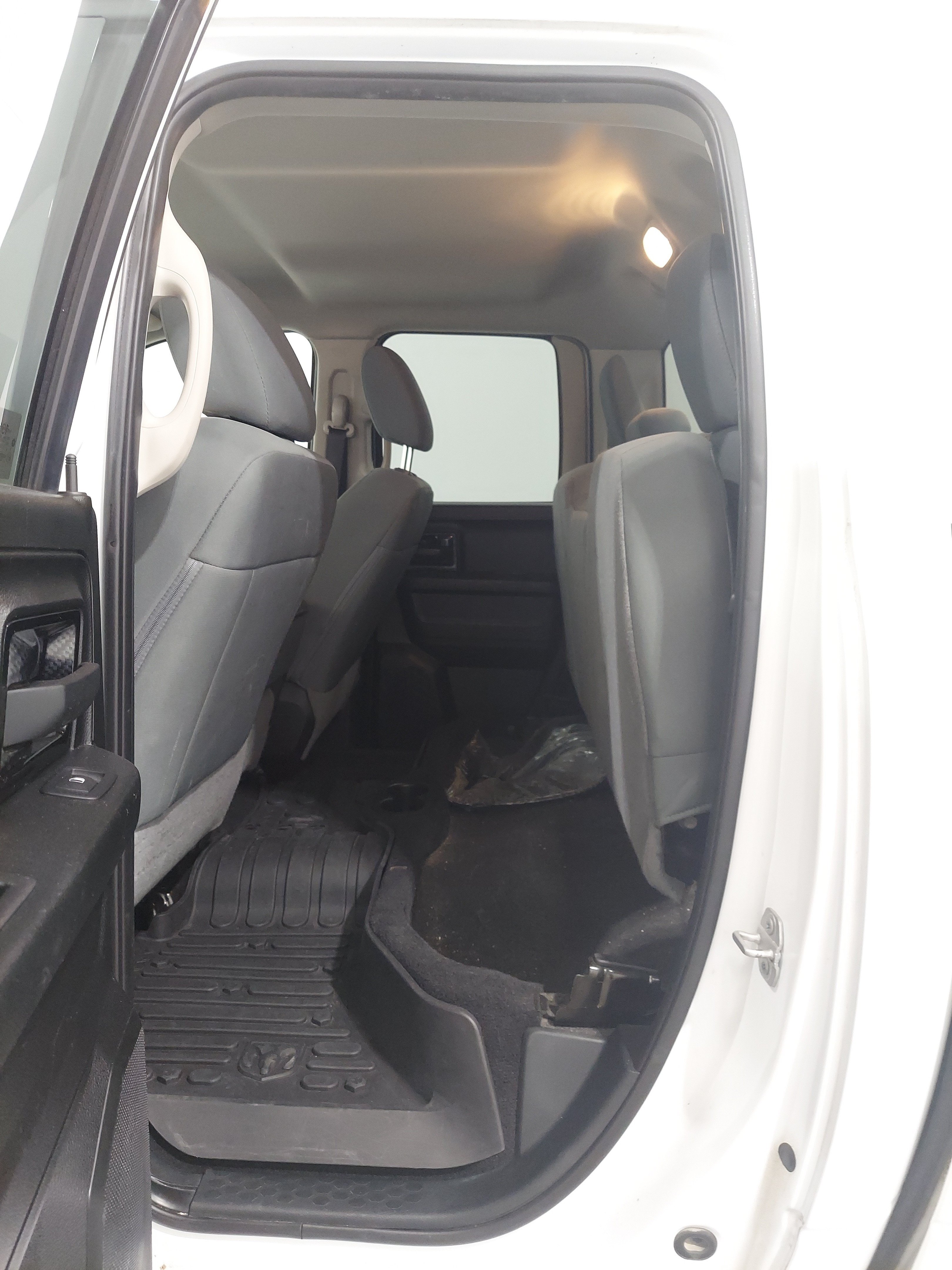 Used 2018 RAM 1500 Express w/ Express Value Package AWD/4WD image 13