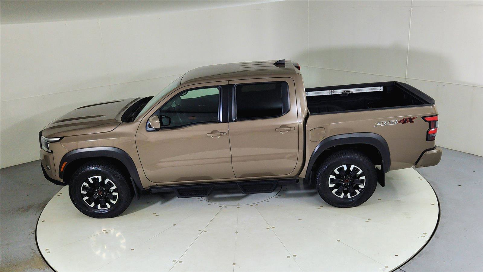 Used 2023 Nissan Frontier PRO-4X w/ Pro Convenience Package image 19