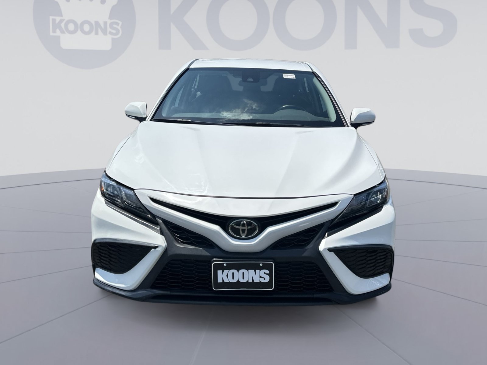 Used 2024 Toyota Camry SE FWD image 4