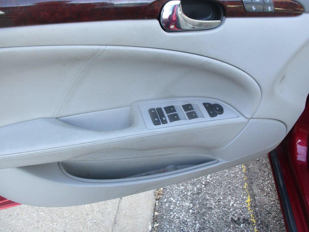 Used 2009 Buick Lucerne CXL w/ Driver Confidence Package FWD image 9