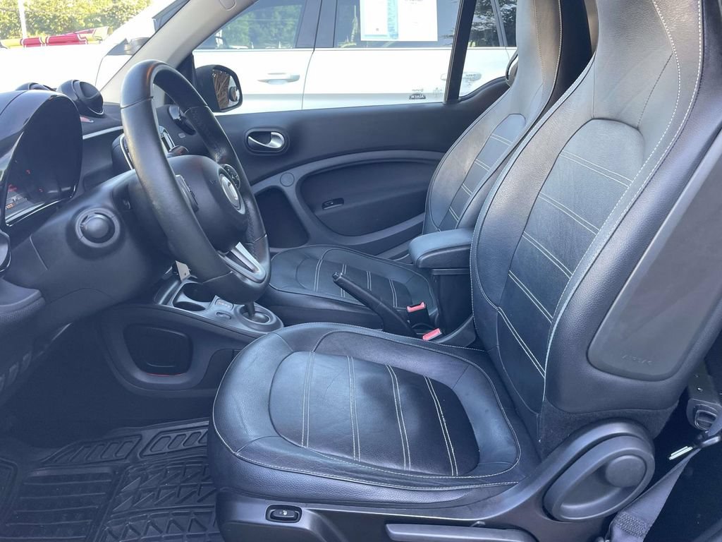 Used 2016 smart fortwo Prime RWD image 13