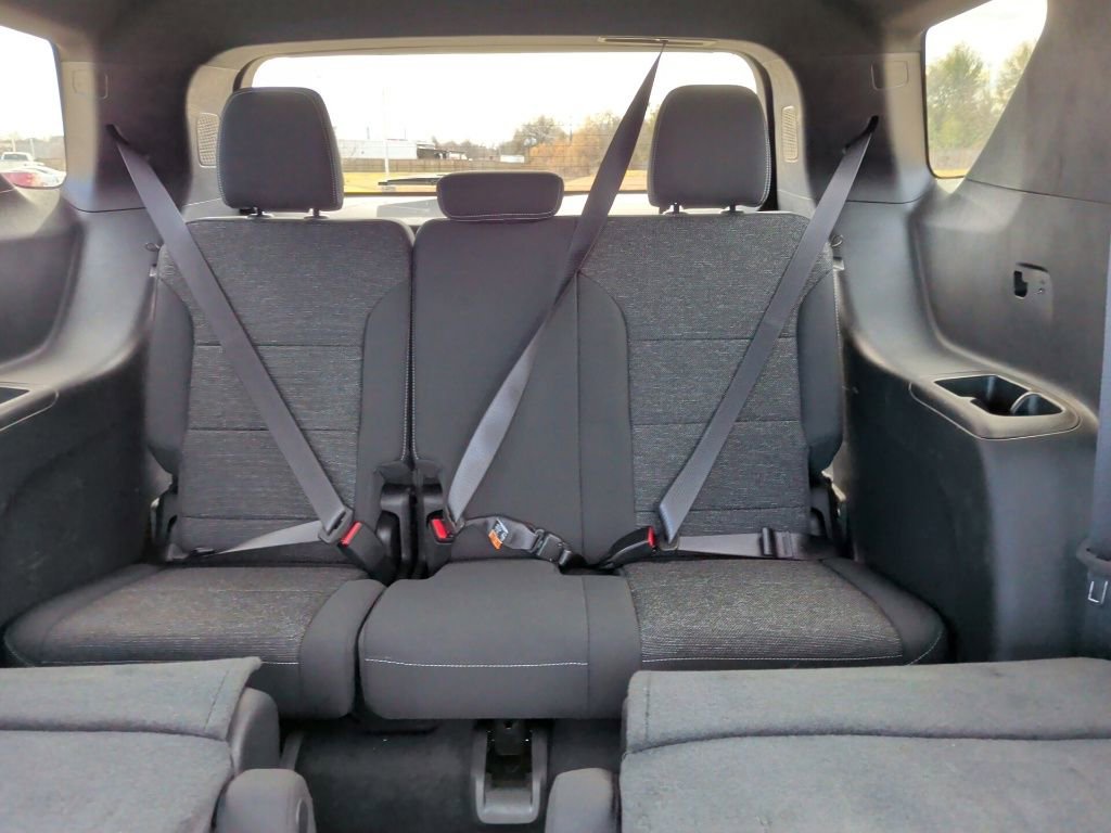 Used 2025 Chevrolet Traverse LT w/ Driver Confidence Package image 39