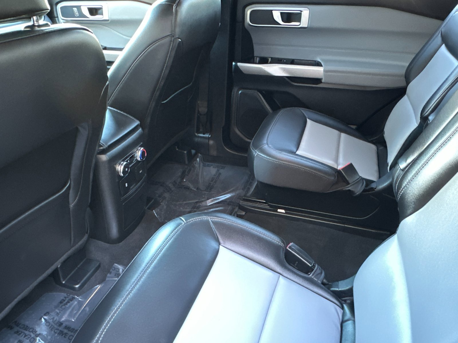 Certified 2022 Ford Explorer XLT w/ Equipment Group 202A image 13