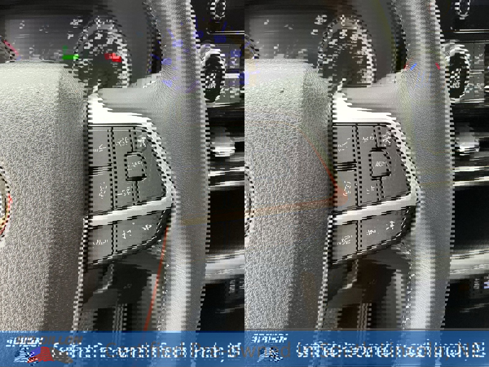 Used 2023 Toyota Highlander LE image 10