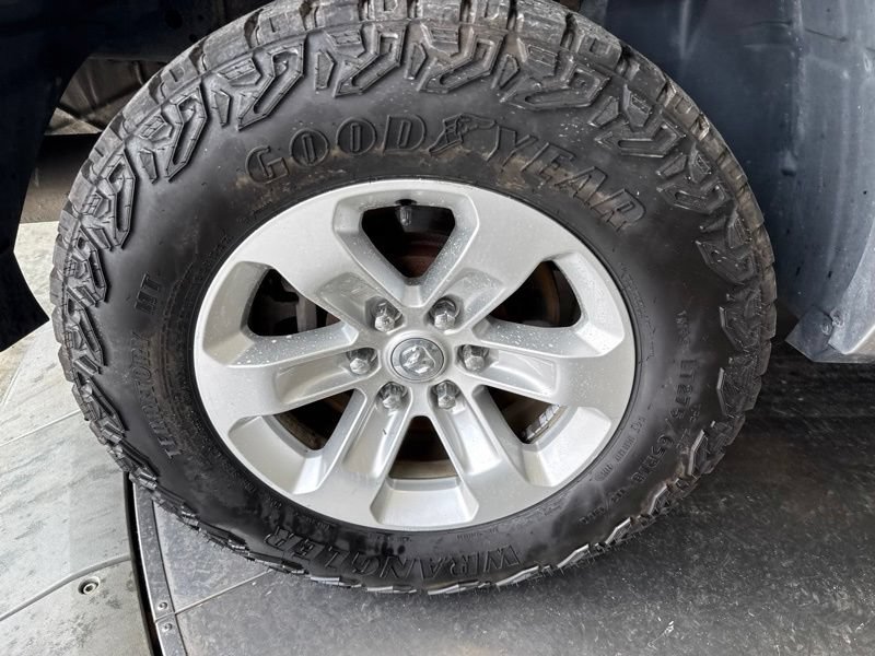 Used 2020 RAM 1500 Laramie RWD image 8