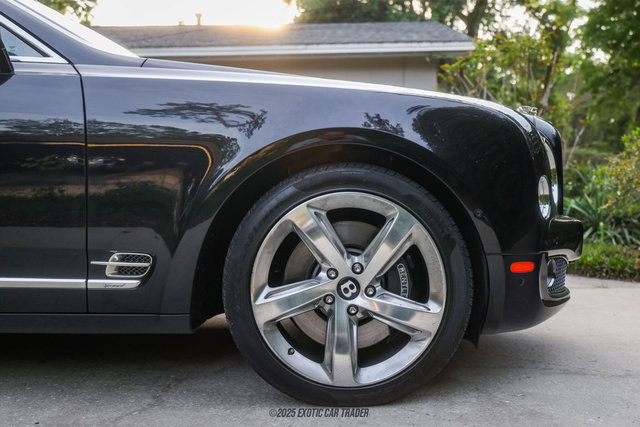 Used 2016 Bentley Mulsanne Speed RWD image 11