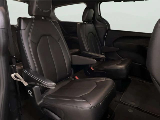Used 2025 Chrysler Pacifica Select FWD image 73