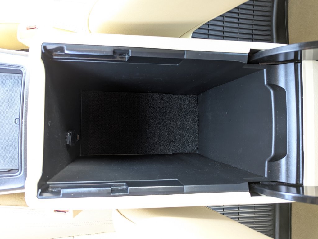 Used 2017 Toyota Camry XLE w/ Moonroof Package FWD image 30
