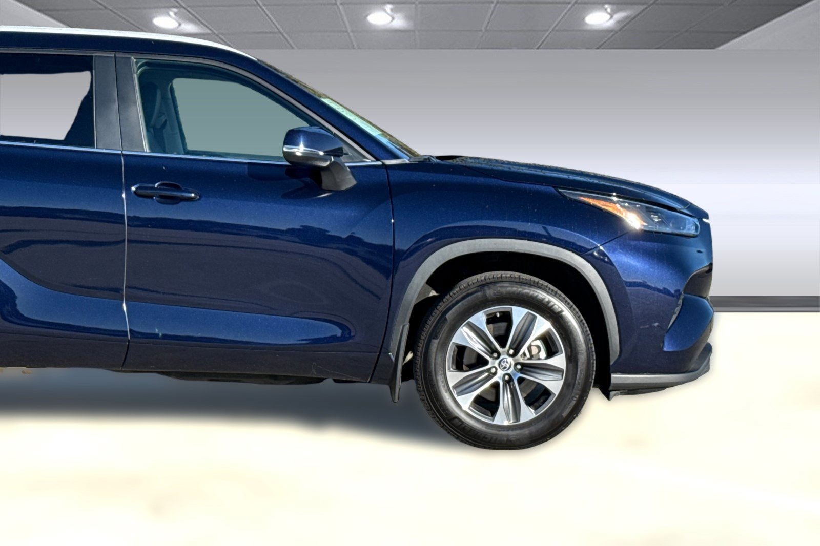 Used 2024 Toyota Highlander XLE image 35