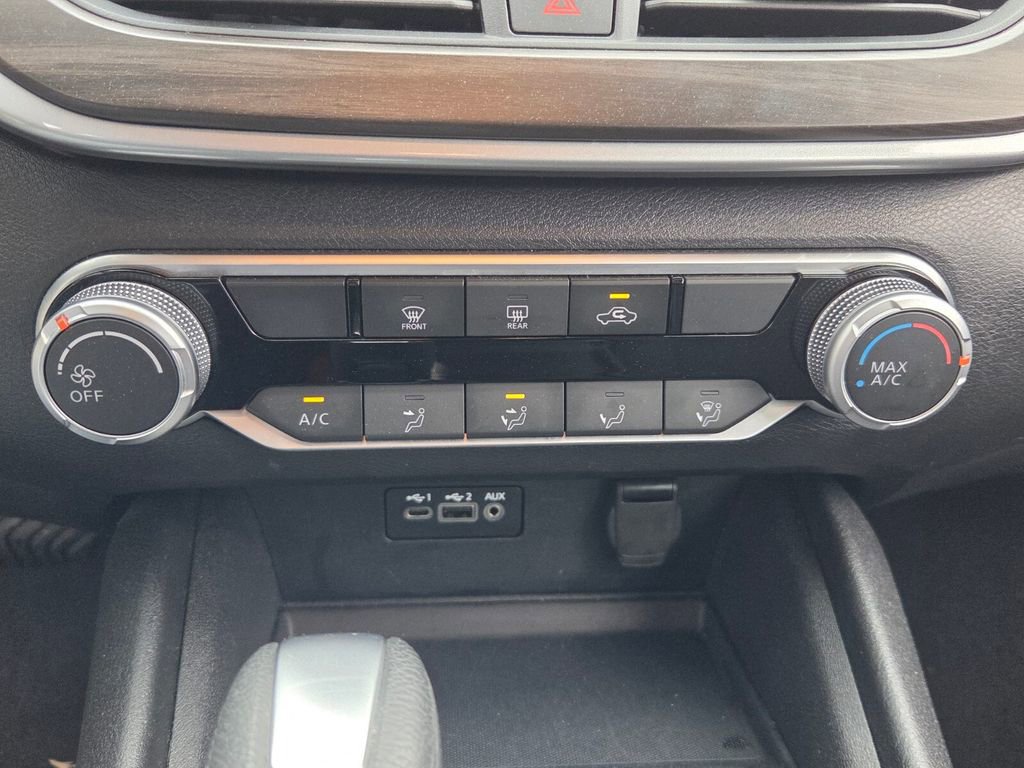 Used 2025 Nissan Altima 2.5 SV image 13