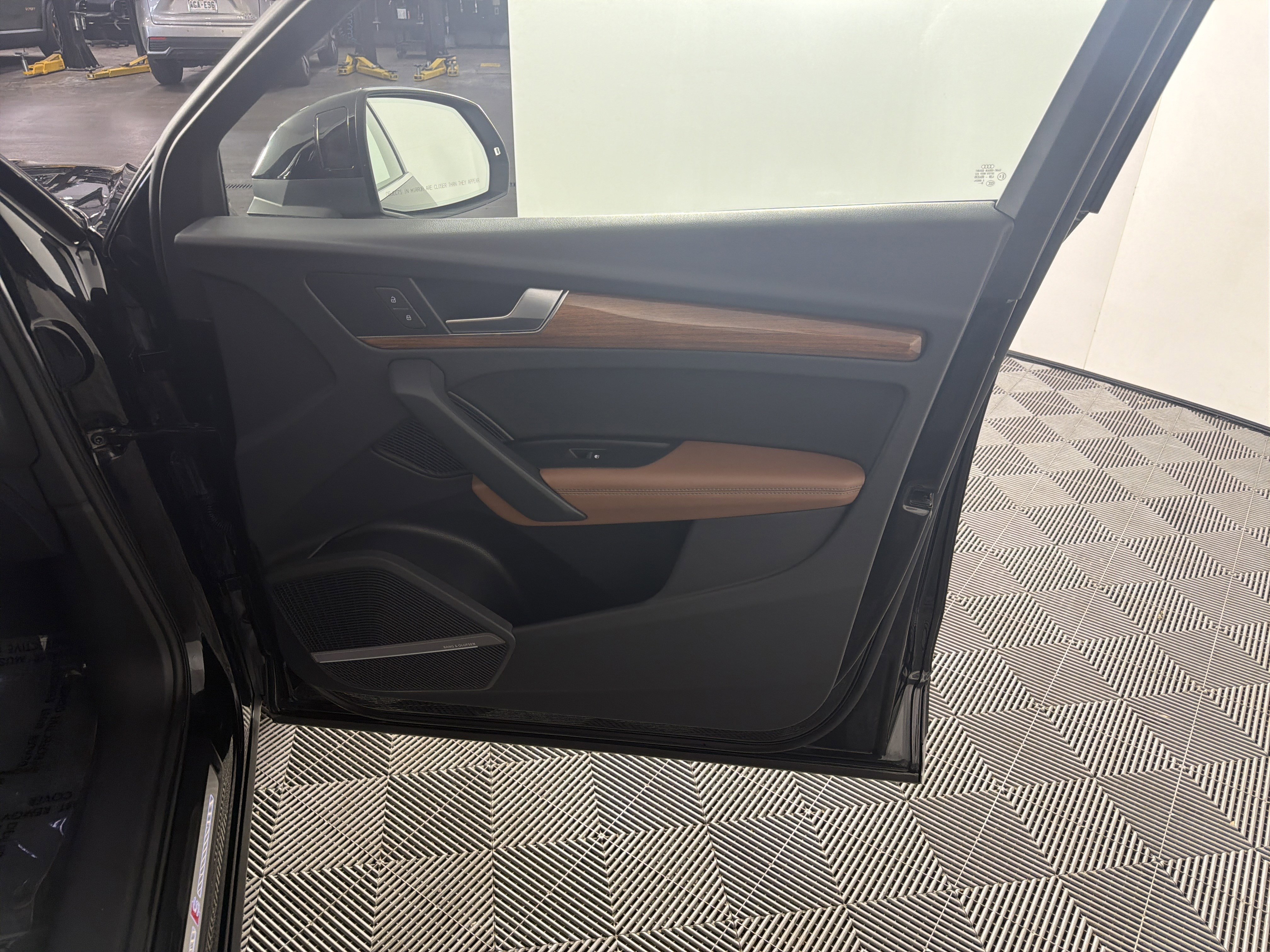 Used 2021 Audi Q5 e Premium Plus w/ Premium Plus Package image 22