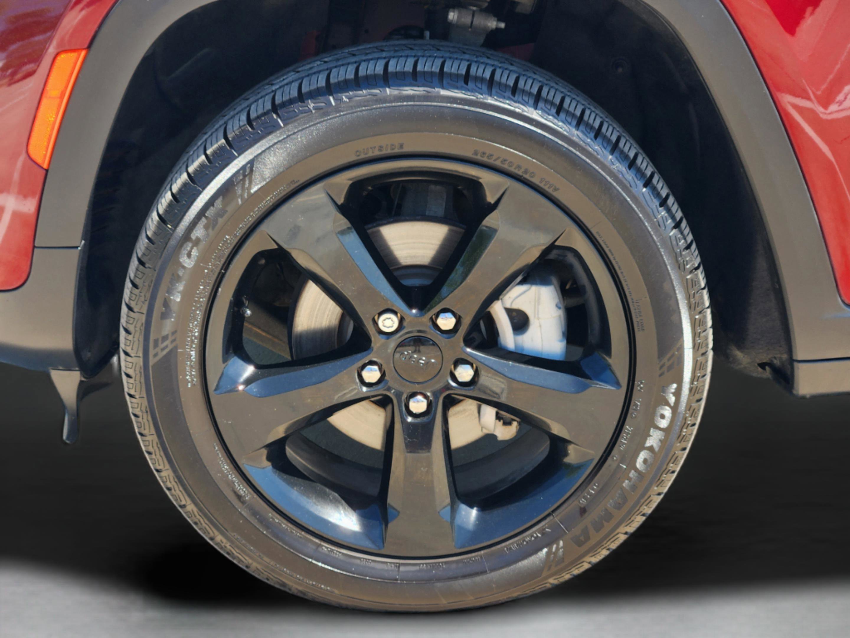 Used 2023 Jeep Grand Cherokee Limited w/ Black Appearance Package image 36