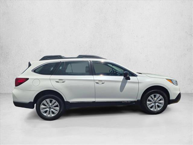 Used 2017 Subaru Outback 2.5i AWD/4WD image 4