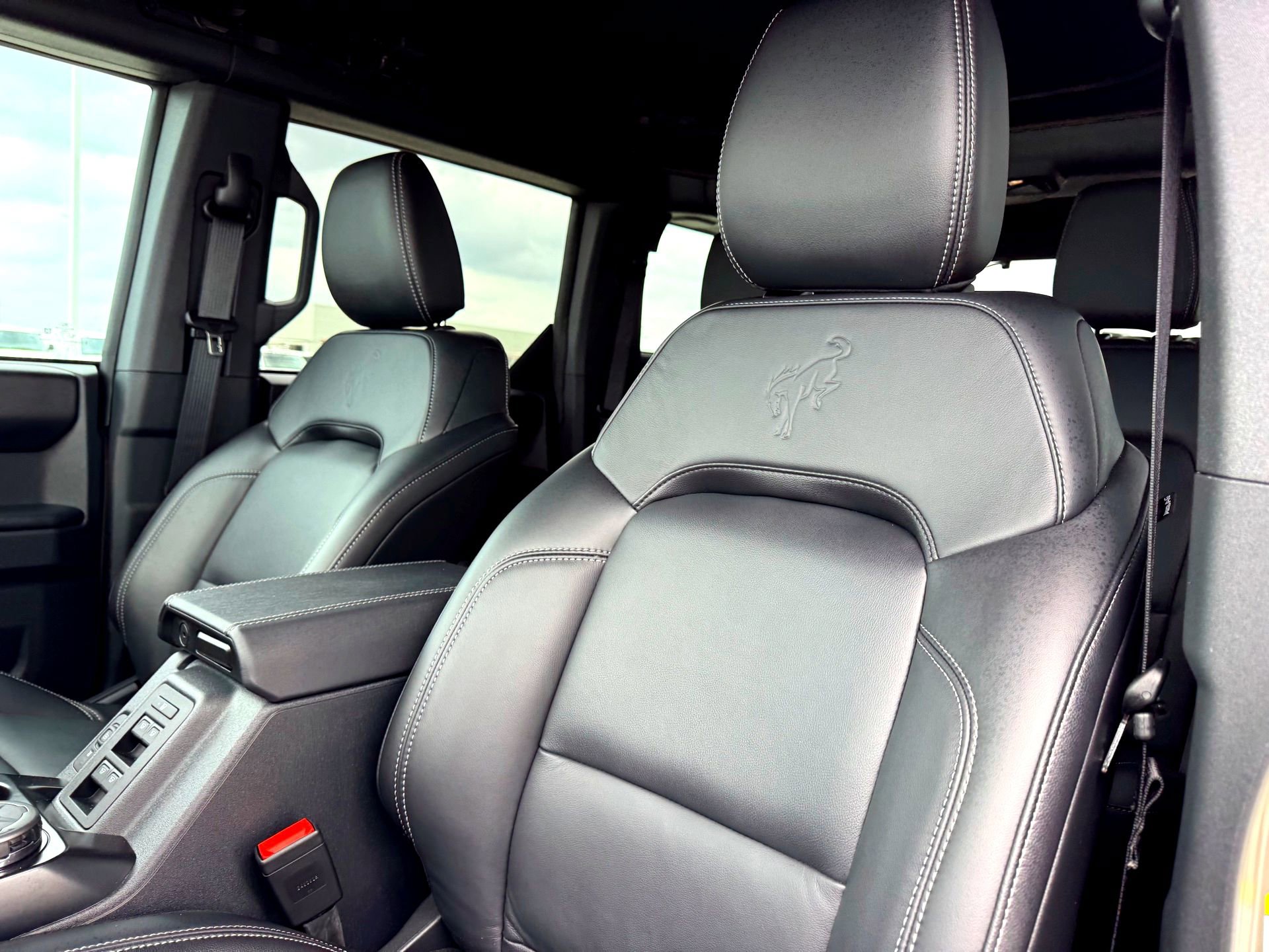 Used 2026 Ford Bronco Outer Banks image 14