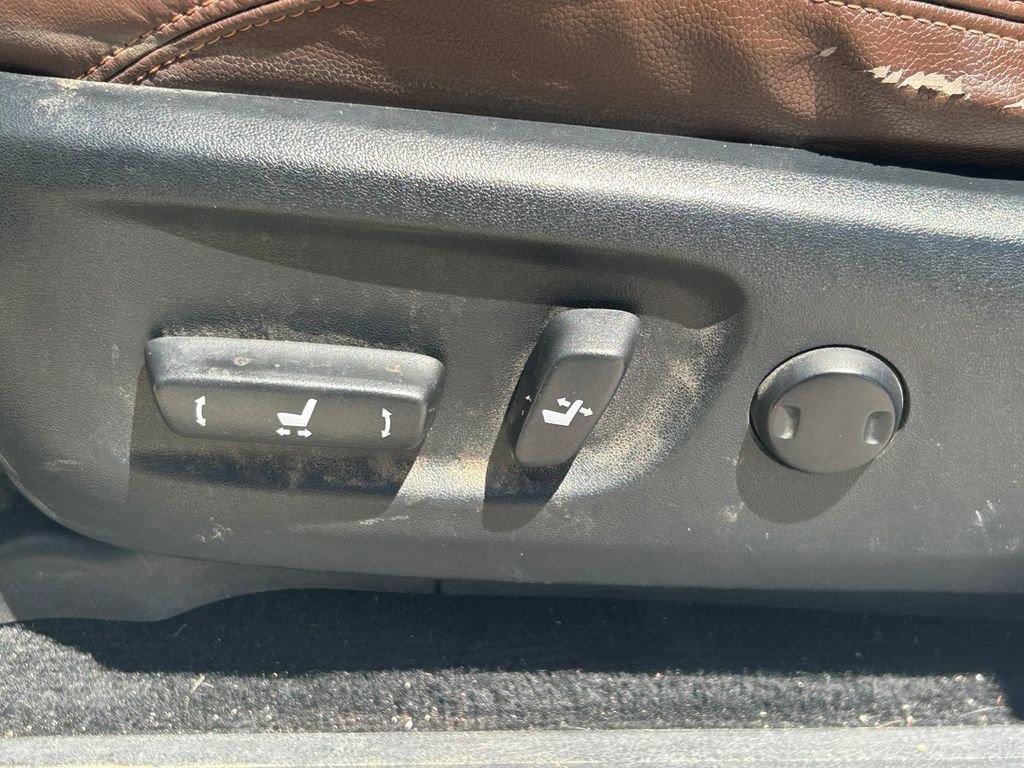 Used 2019 Toyota 4Runner Limited AWD/4WD image 28