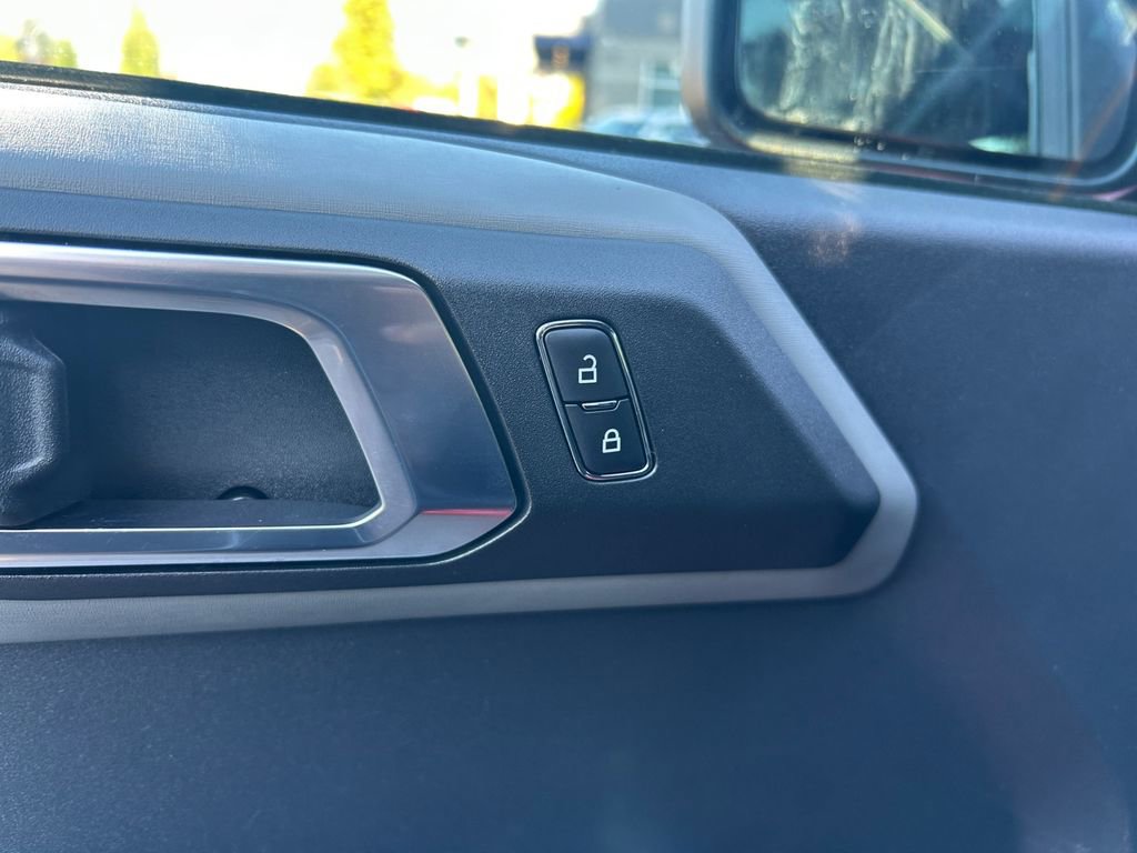 Used 2023 Ford Bronco Badlands w/ Sasquatch Package image 23