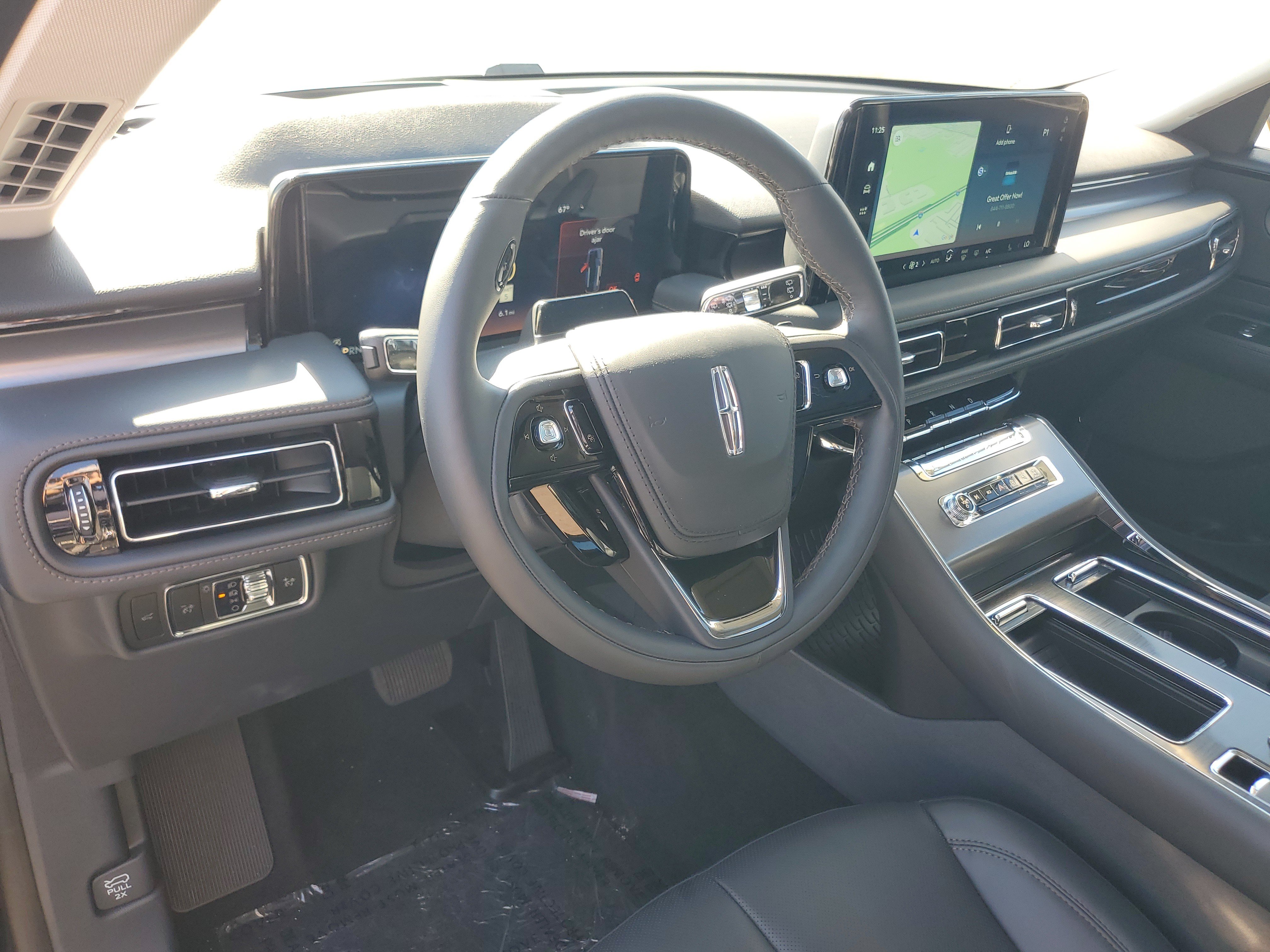 New 2026 Lincoln Aviator AWD image 12
