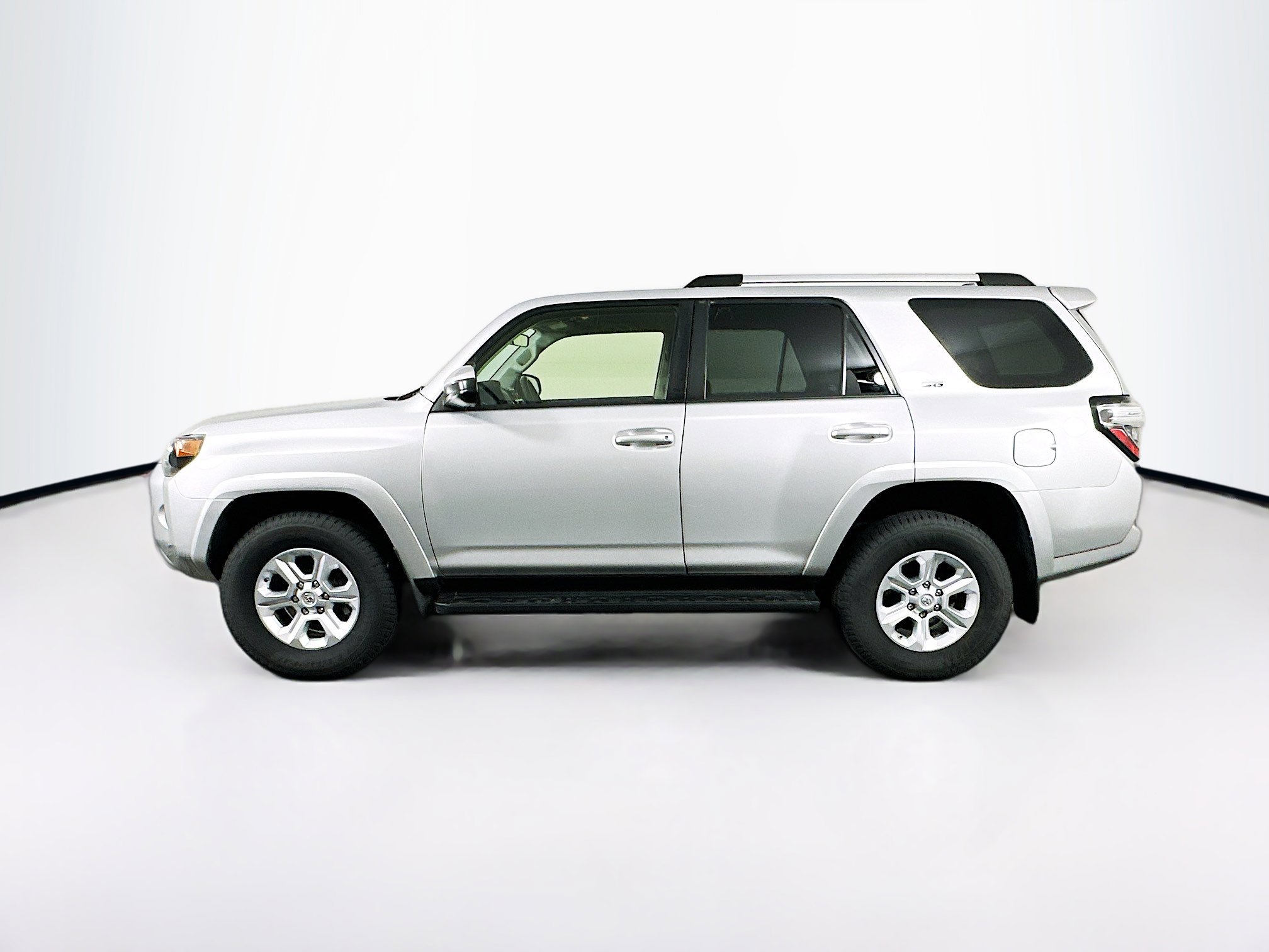 Used 2019 Toyota 4Runner SR5 image 4