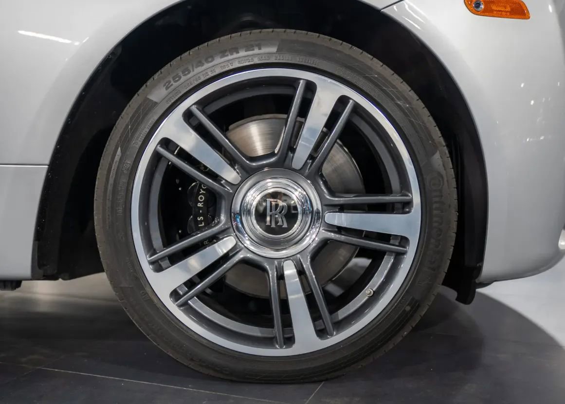 Used 2014 Rolls-Royce Wraith image 17