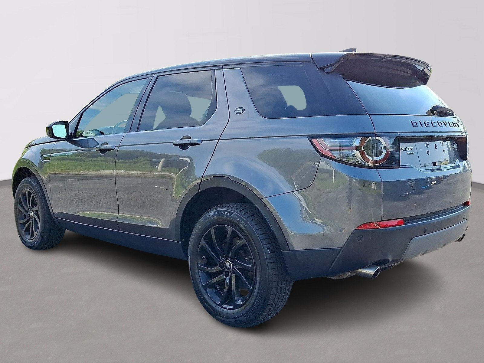 Used 2019 Land Rover Discovery Sport HSE AWD/4WD image 4