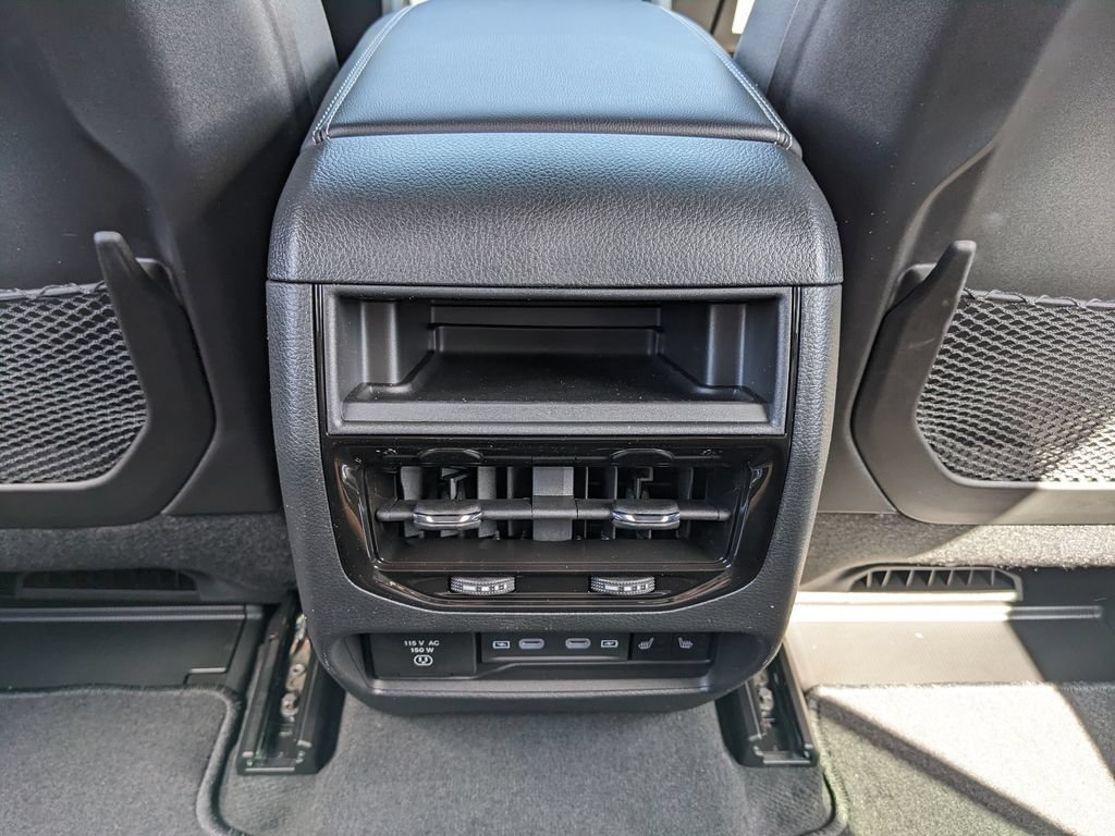 New 2026 Jeep Grand Cherokee Limited w/ Limited Altitude Package AWD/4WD image 40