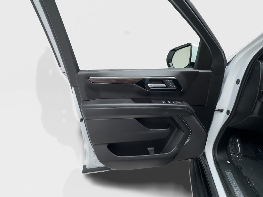 Used 2025 Chevrolet Tahoe LT RWD image 29