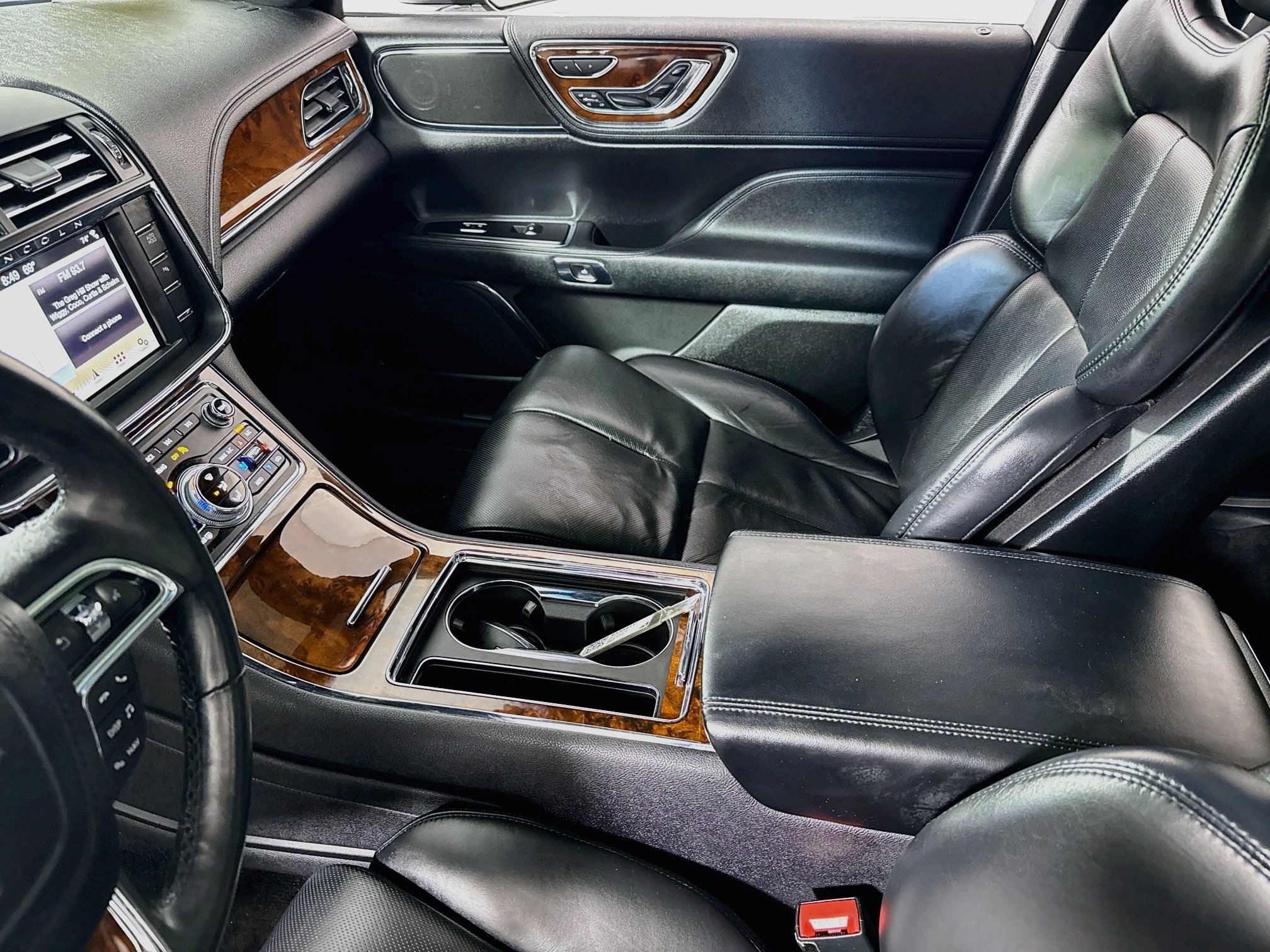 Used 2017 Lincoln Continental Reserve w/ Climate Package AWD/4WD image 25