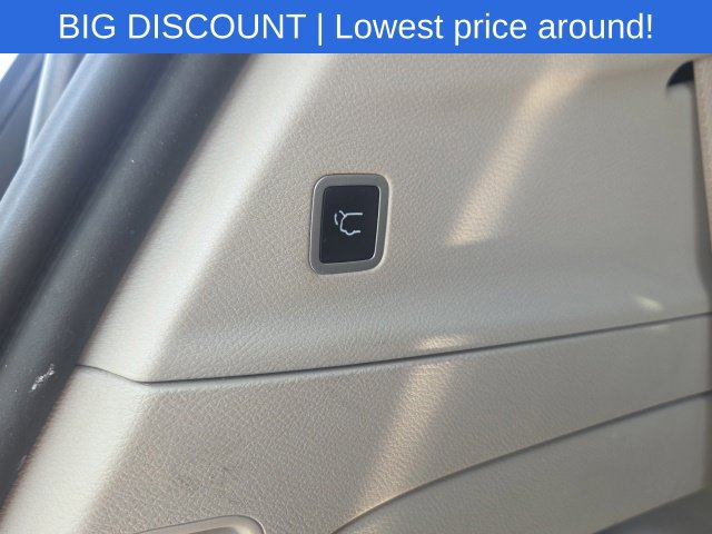 Used 2022 Chrysler Pacifica Touring-L FWD image 16