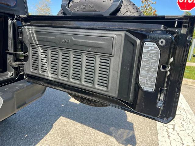 Certified 2025 Jeep Wrangler Sport AWD/4WD image 15