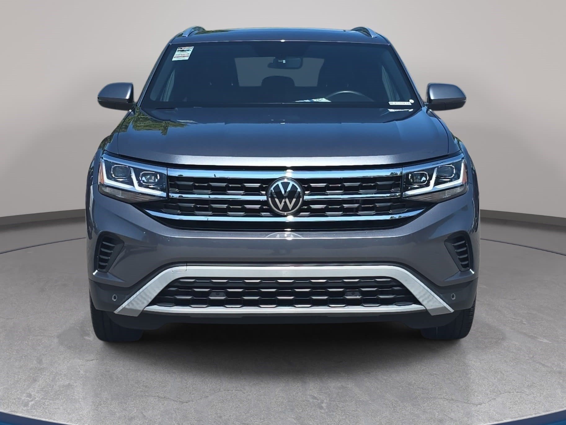 Used 2023 Volkswagen Atlas Cross Sport SE w/ Panoramic Sunroof Package FWD image 2