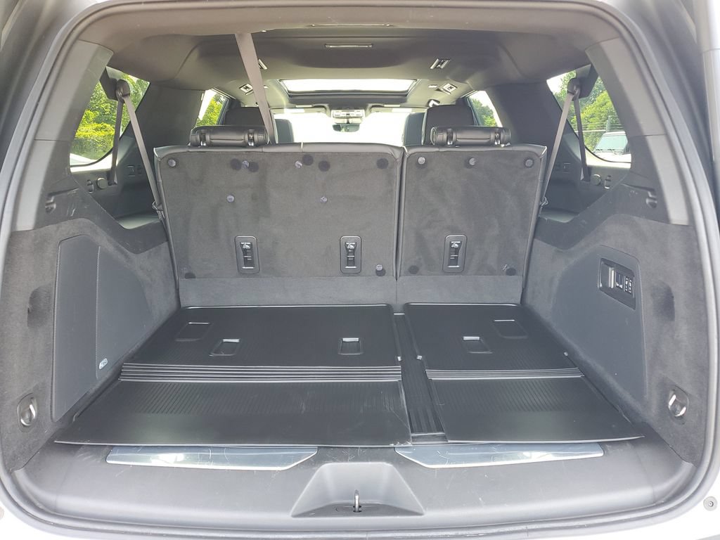 Used 2024 Cadillac Escalade ESV Premium Luxury w/ LPO, Floor Liner Package AWD/4WD image 29