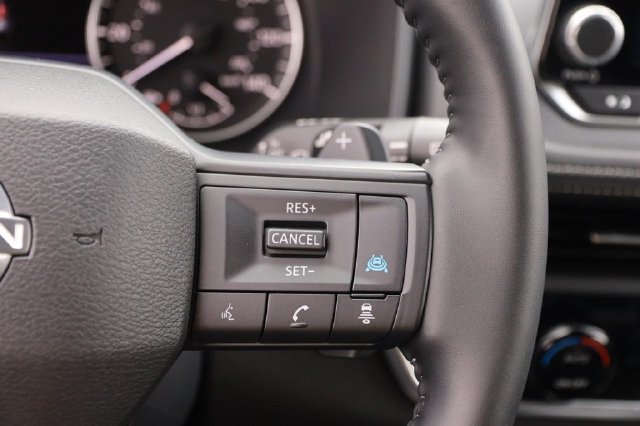Certified 2025 Nissan Rogue SV AWD/4WD image 13