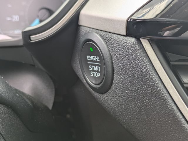 Used 2020 Ford Escape SE FWD image 32