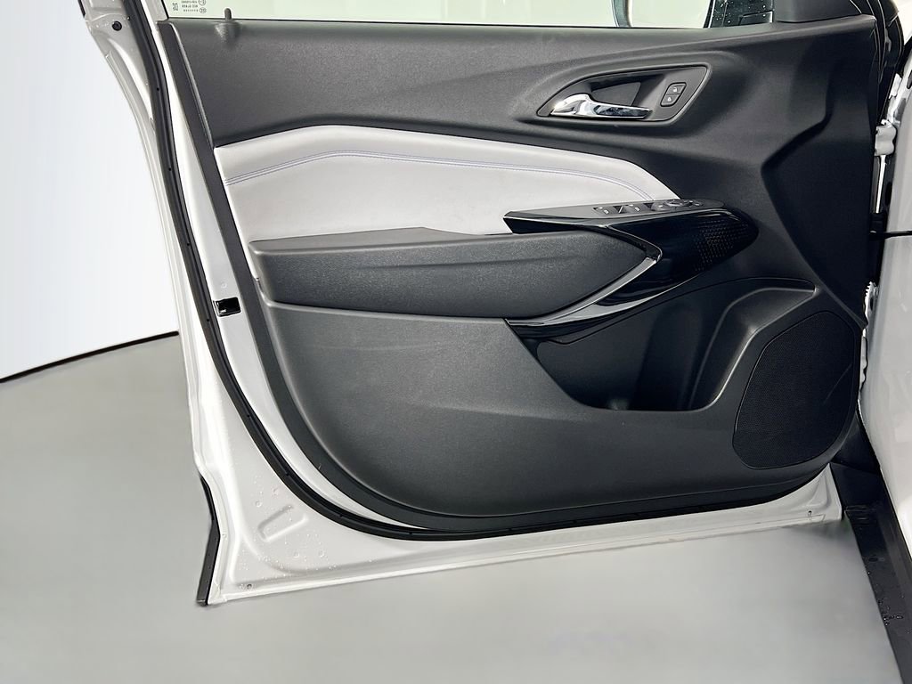 New 2026 Chevrolet Trax LT w/ Driver Confidence Package image 17