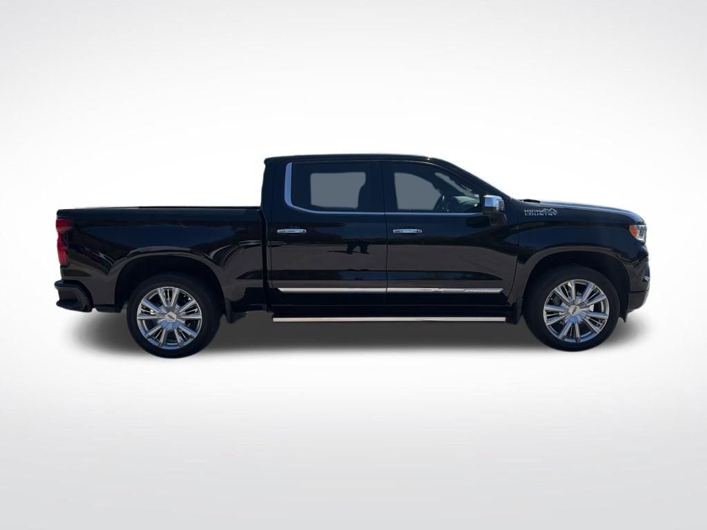Used 2023 Chevrolet Silverado 1500 High Country w/ Technology Package image 4