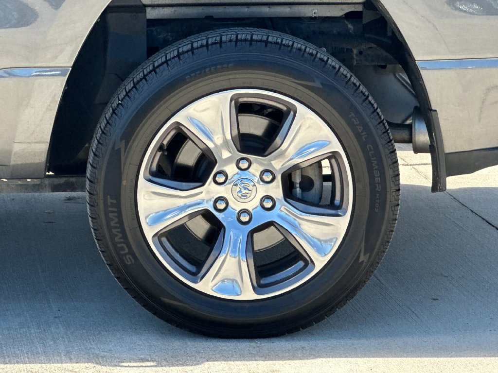 Used 2024 RAM 1500 Laramie RWD image 26