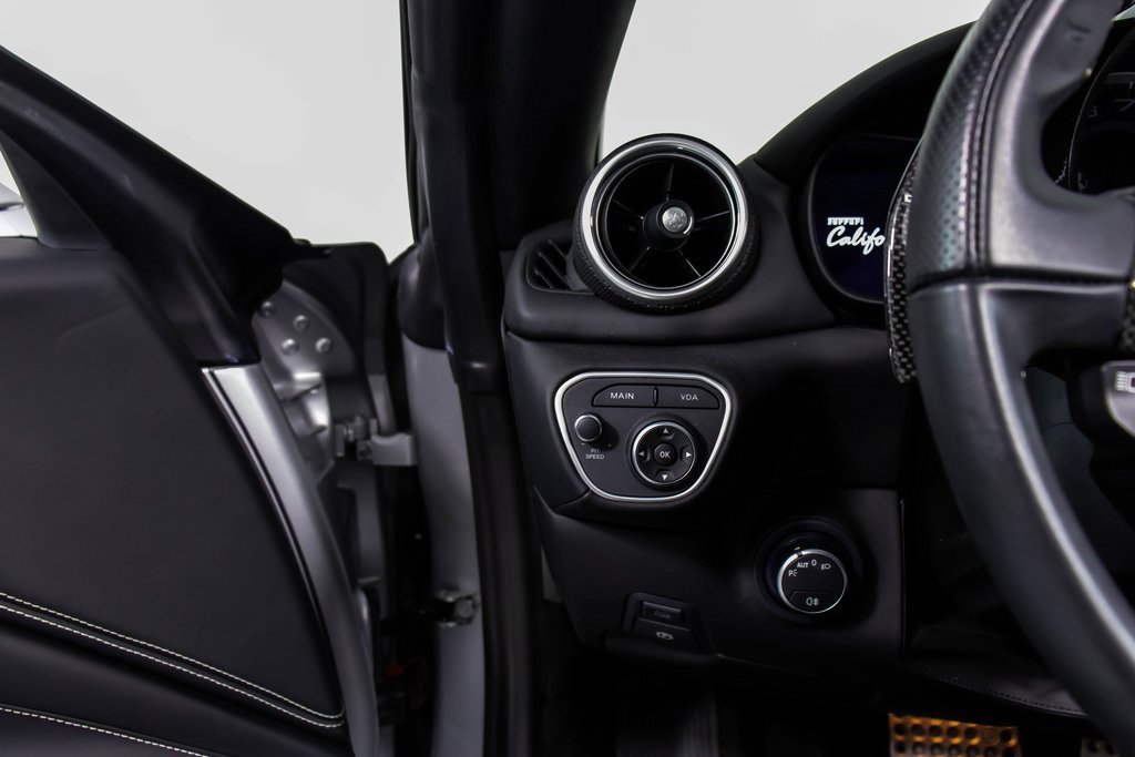 Used 2016 Ferrari California T image 38