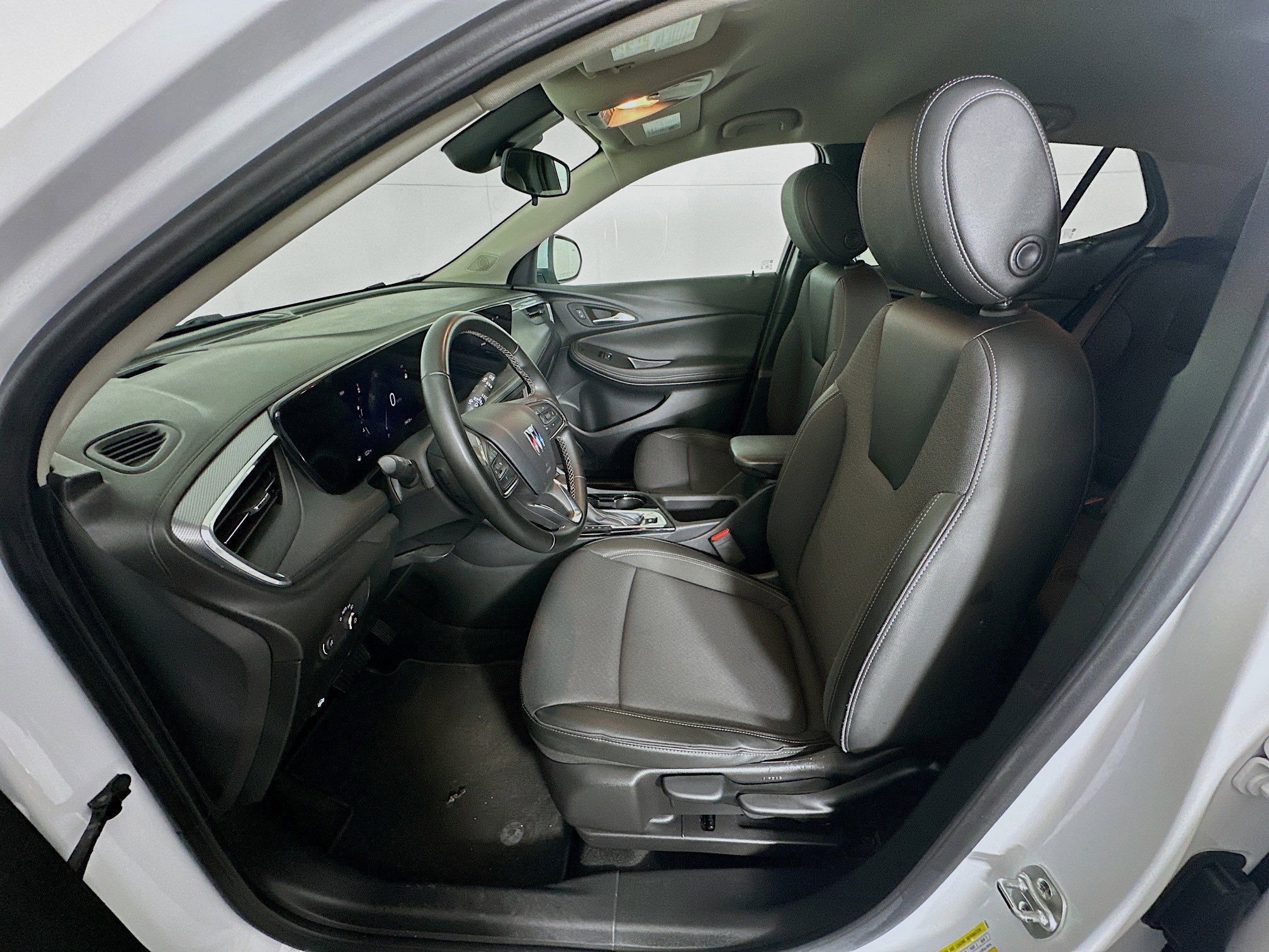 Used 2024 Buick Encore GX Preferred image 13
