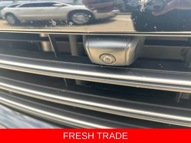 Used 2022 Porsche Cayenne Platinum Edition AWD/4WD image 3