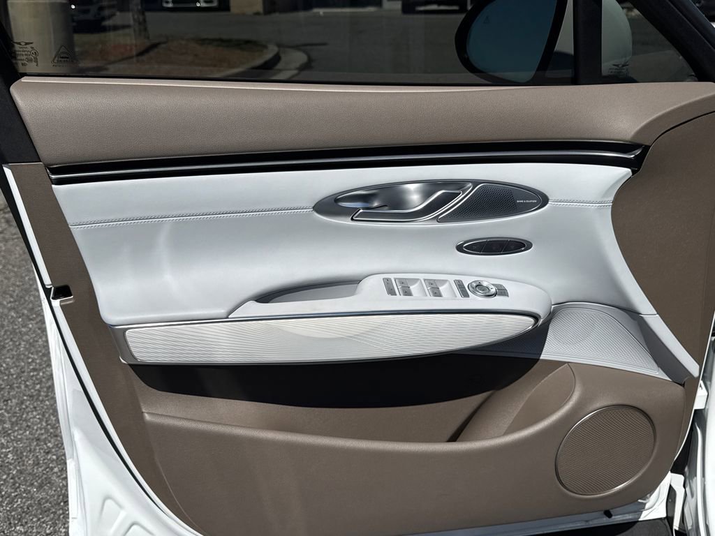 Used 2026 Genesis GV70 2.5T Advanced image 10