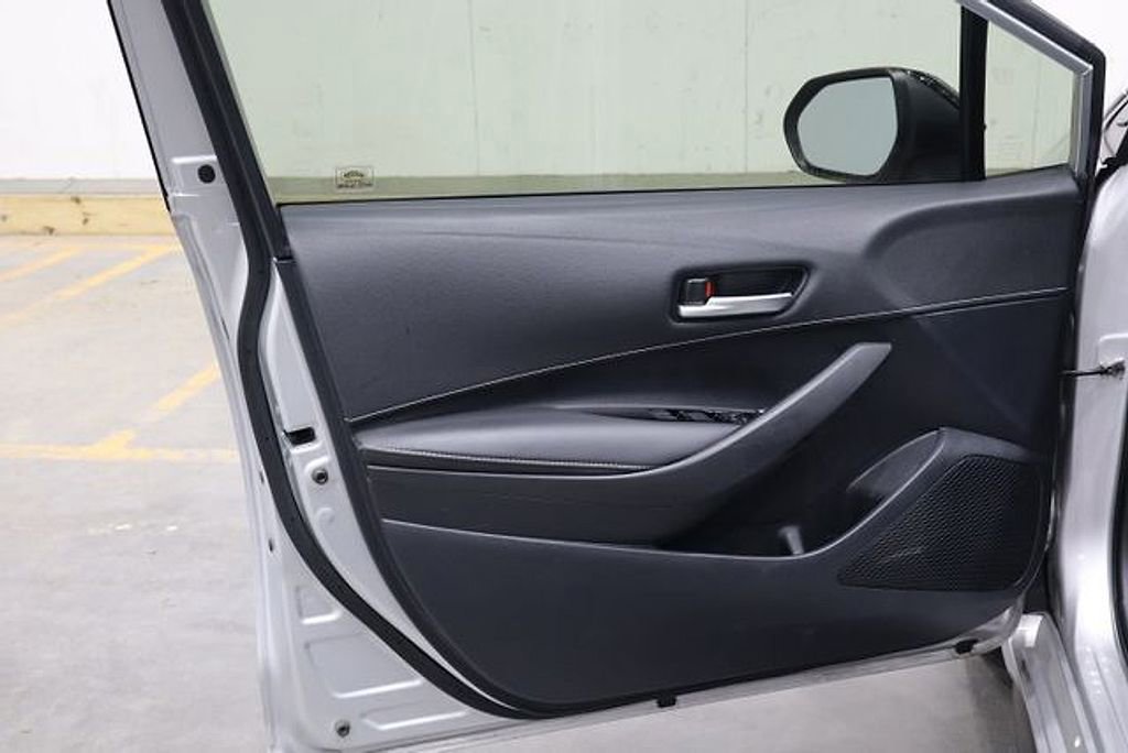 Used 2020 Toyota Corolla SE FWD image 16