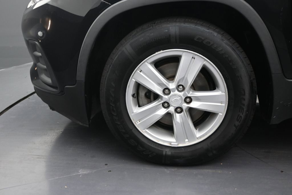 Used 2020 Chevrolet Trax LS FWD image 13