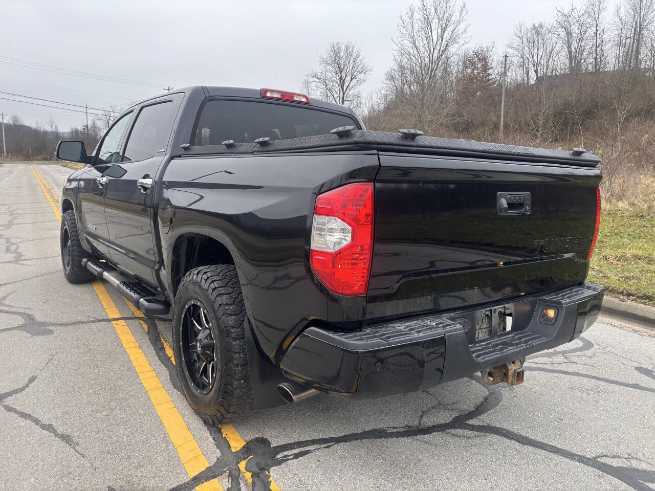 Used 2015 Toyota Tundra Limited image 2