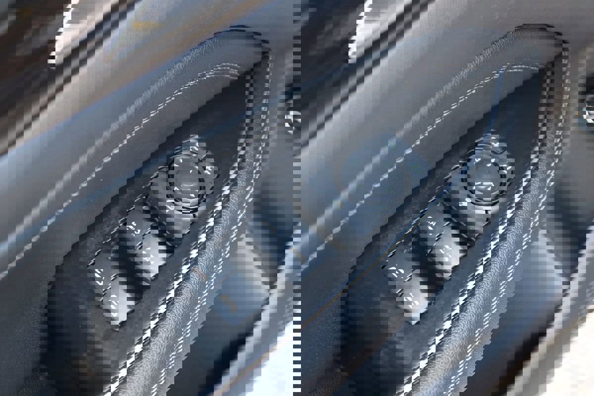 Used 2018 Buick Regal Essence w/ Driver Confidence Package #1 image 34