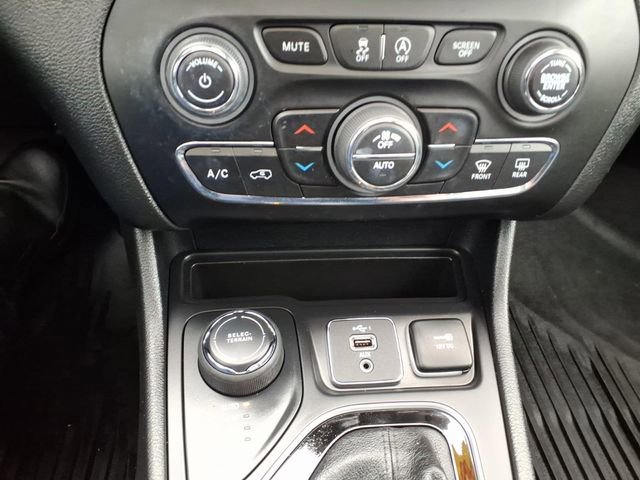 Certified 2022 Jeep Cherokee Limited w/ Mopar Interior Package image 20