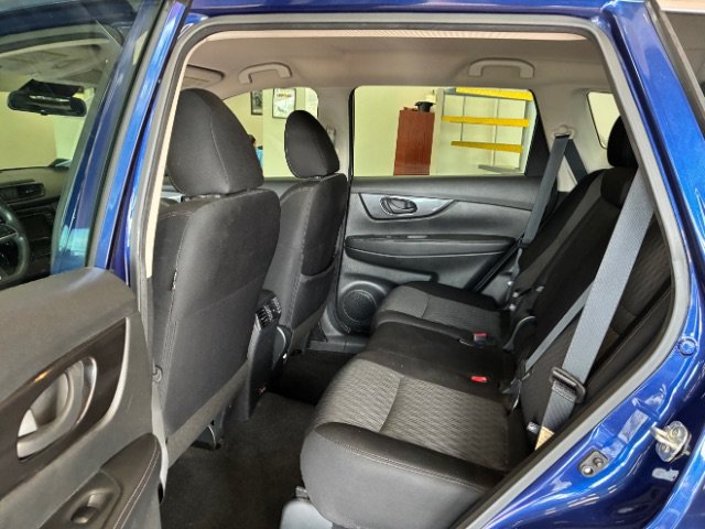 Used 2020 Nissan Rogue S AWD/4WD image 22