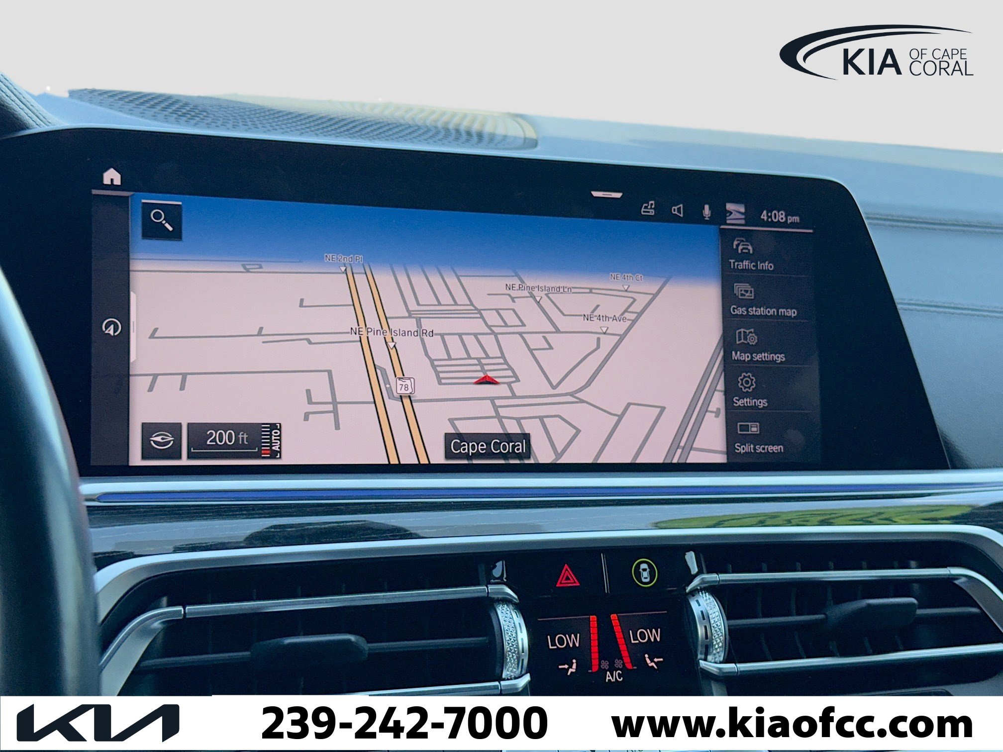 Used 2020 BMW X7 M50i w/ Executive Package image 34